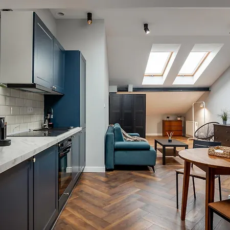 Golden Warsaw&marcinkowskiego * Varsovia