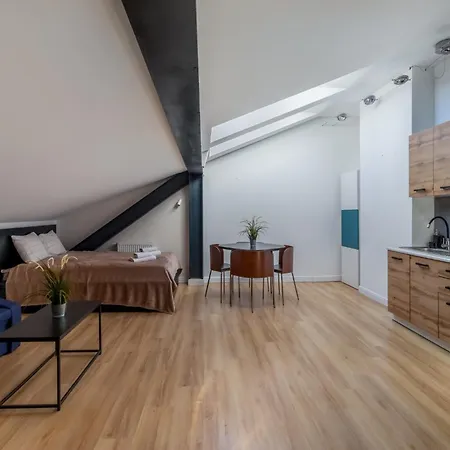 Golden Warsaw&marcinkowskiego * Varşova